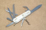 Wenger Basic in transparent mit 10 Funktionen (Wenger Schweizer Messer)