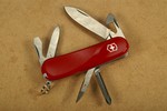 2.4803.e-victorinox-evolution-11-rot-schweizer-taschenmesser-01-smal.jpg