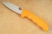 Victorinox Hunter Pro M orange mit olivem Etui und Befestigungsse