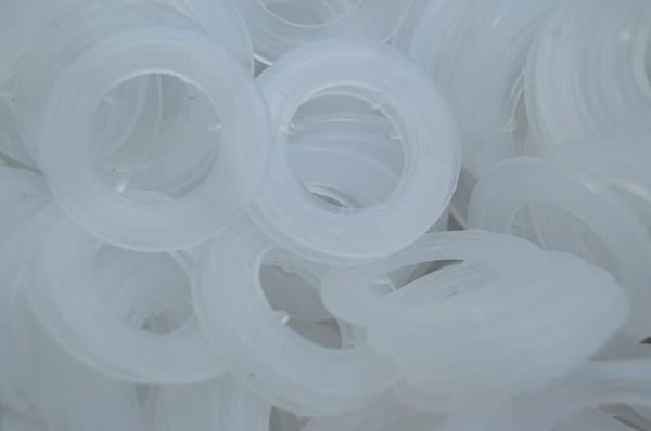 100 Kunststoffunterlegscheiben für 14mm Rundöse Hochdruckpolyethylen transparent 