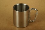mx33374-edelstahltasse-300-ml-mit-karabiner-isoliert-01-smal.jpg