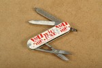 vx0.6223.l1108-victorinox-schweizer-taschenmesser-classic-loving-you_01-smal.jpg