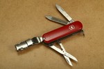 vx0.6463-nailclip-580-rot-schweizer-taschenmesser-01-smal.jpg