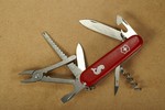 vx1.3653.72-victorinox-schweizer-taschenmesser-angler-red_01-smal.jpg