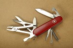 vx1.4723-victorinox-schweizer-taschenmesser-deluxe-tinker-red_01-smal.jpg