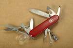 vx1.6705-victorinox-schweizer-taschenmesser-explorer-red-01-smal.jpg