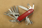 vx1.6795-victorinox-schweizer-taschenmesser-swiss-champ_01-smal.jpg