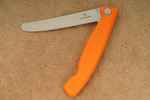 vx6.7836.f9b-victorinox-swiss-classic-faltbares-gemuesemesser-wellenschliff-orange-01-smal.jpg